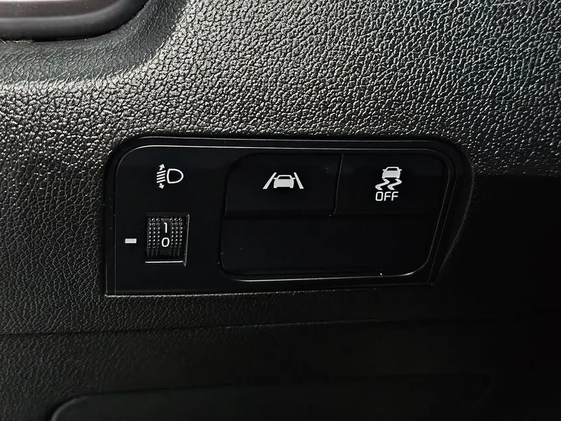 Kia Sorento 2.2 2Wd Trendy, снимка 14 - Автомобили и джипове - 55889291