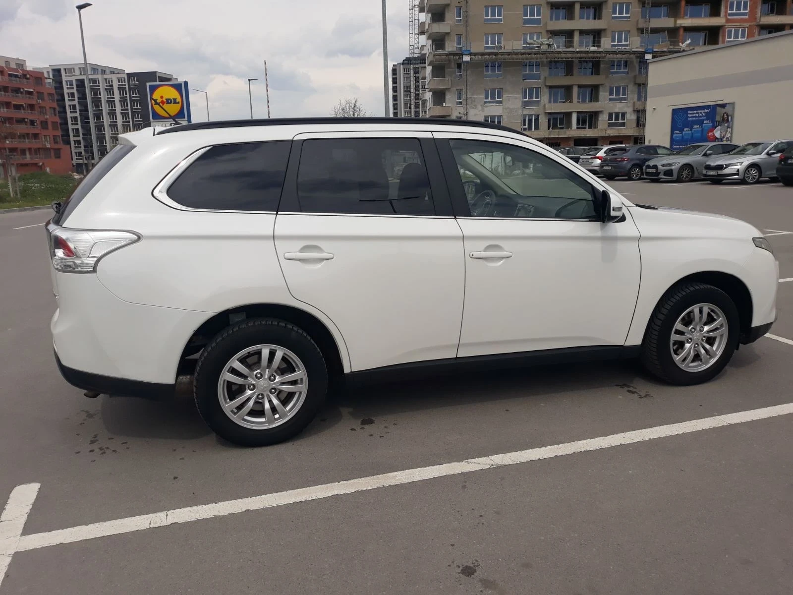 Mitsubishi Outlander 2.2 4WD - изображение 8