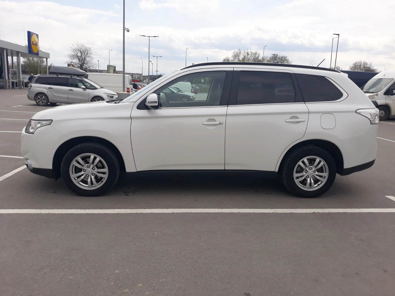 Mitsubishi Outlander 2.2 4WD - изображение 2