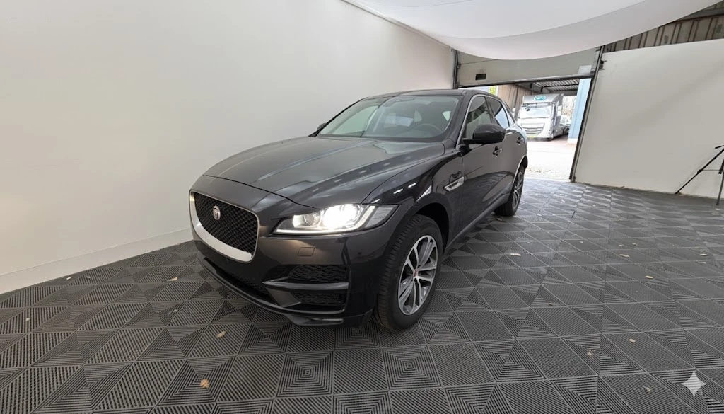Jaguar F-PACE  2.0d Portfolio  - изображение 2