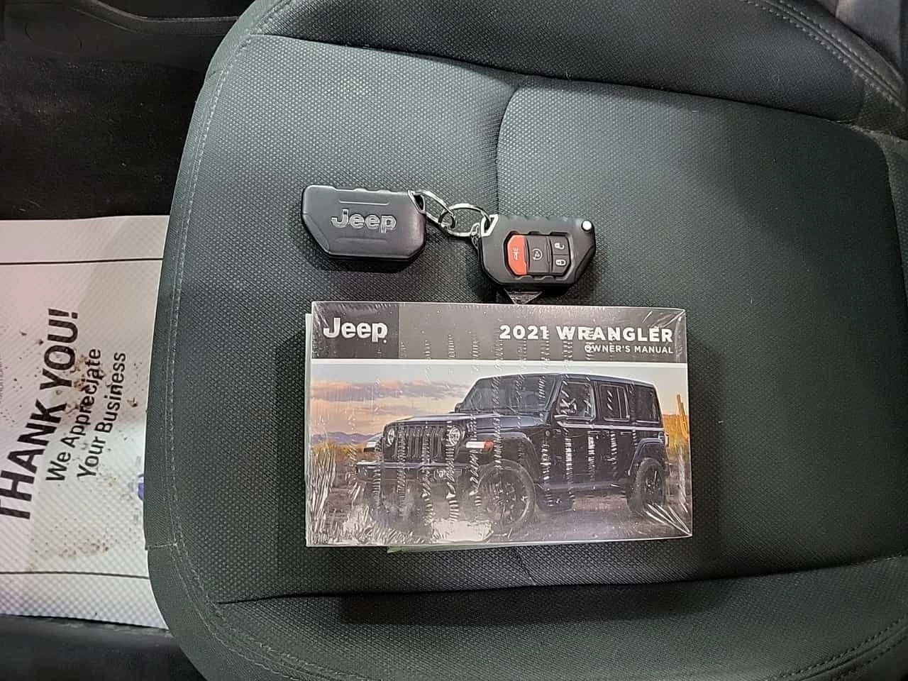 Jeep Wrangler UNLIMITED SPORT | 4x4 | 2 КЛЮЧА | ПОДГРЕВИ | CARFA - изображение 8