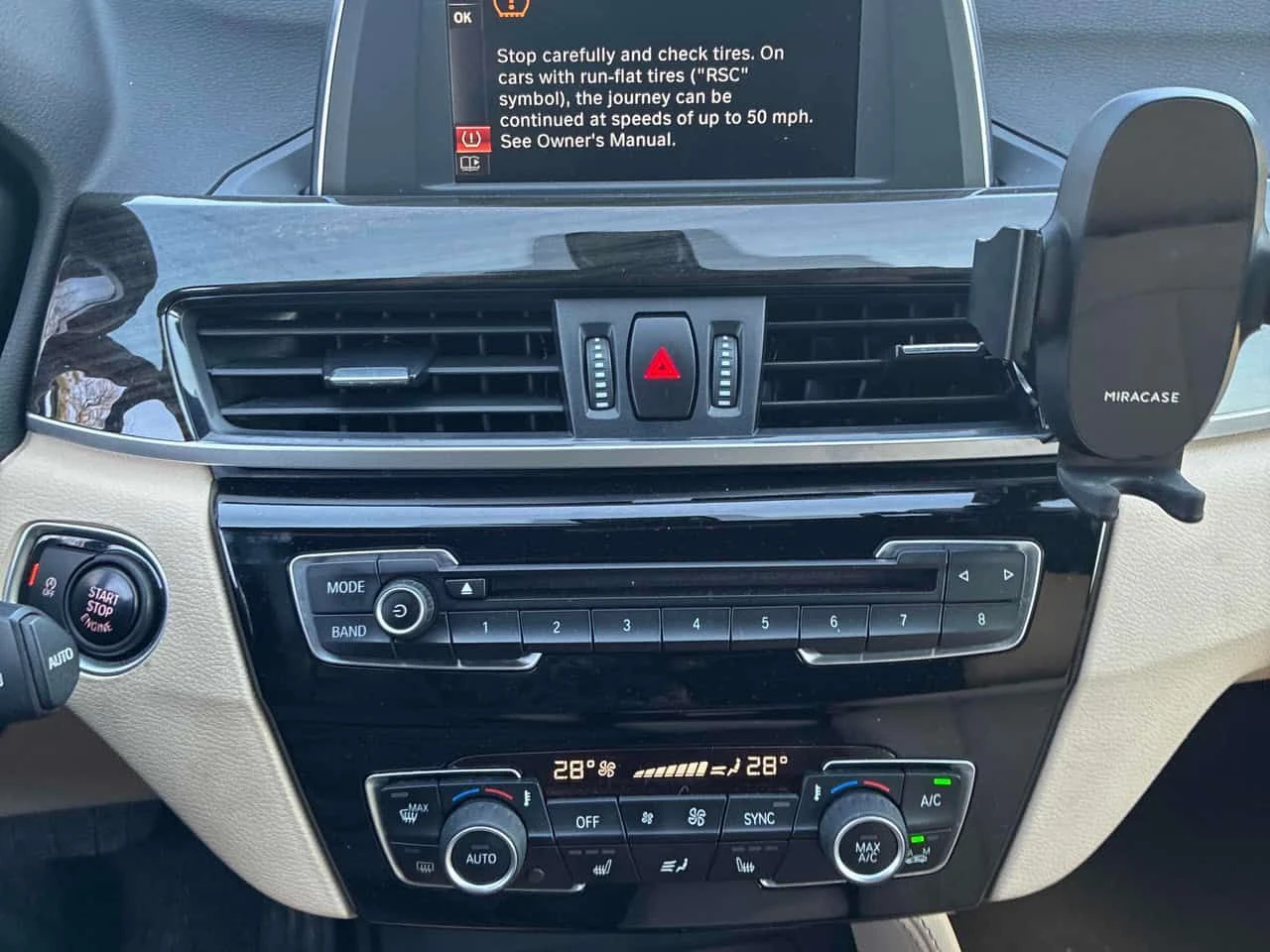 BMW X1 * xDrive28i * PANORAMA* ПОДГРЕВИ* ЕЛ. БАГАЖНИК* , снимка 9 - Автомобили и джипове - 54162133