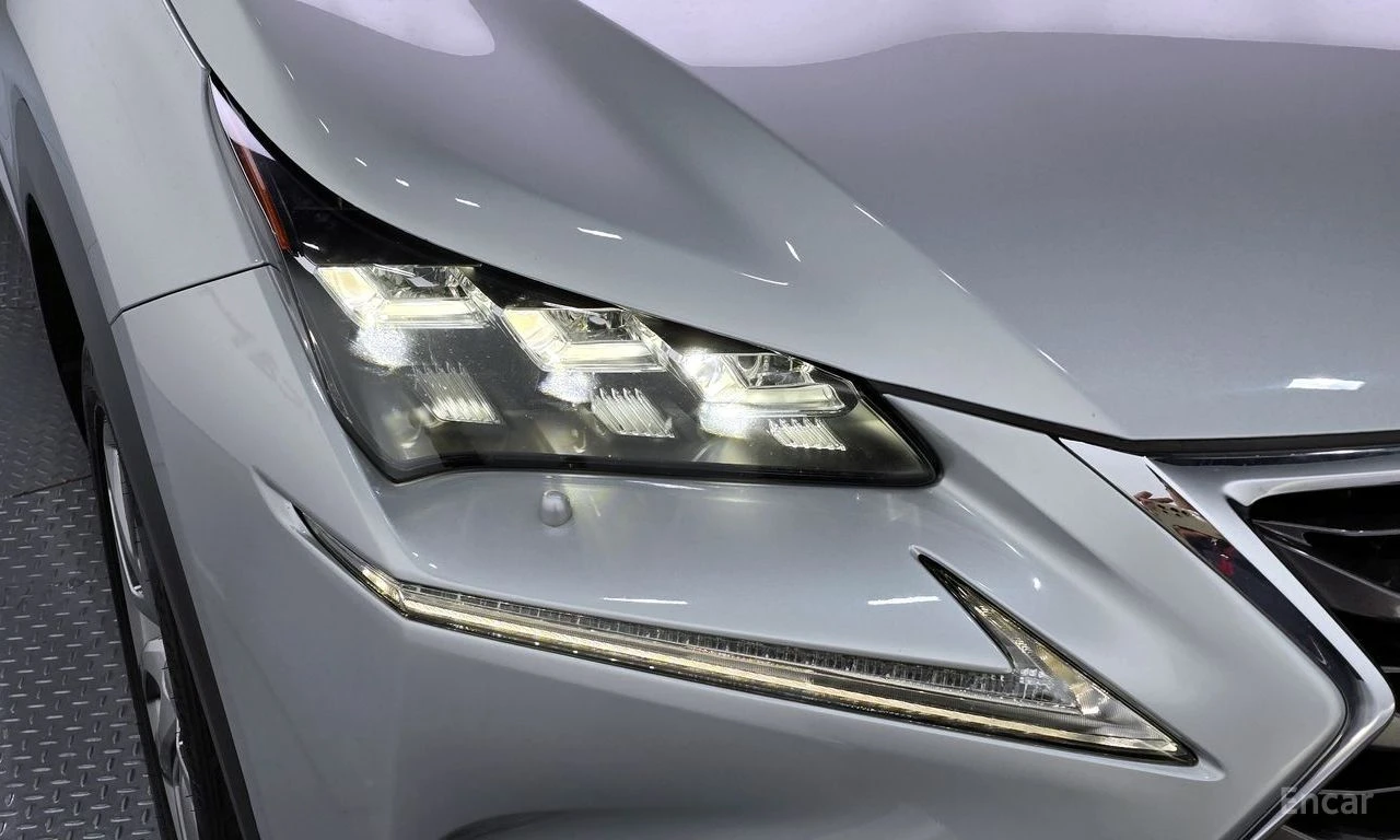 Lexus NX 200t * КОЖА* ПОДГРЕВ* ПАНОРАМА* LED* NAVI* , снимка 17 - Автомобили и джипове - 54446228