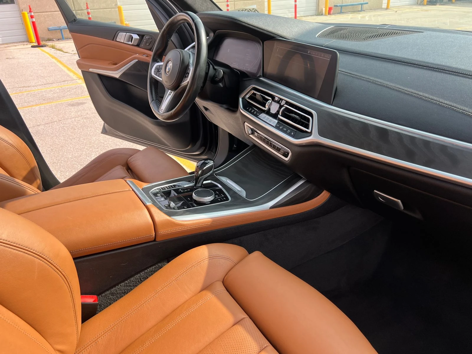 BMW X7 M-PK* 7 PASS* 5-ZONE CLIM* M-BRAKES* PANO, снимка 9 - Автомобили и джипове - 55610771
