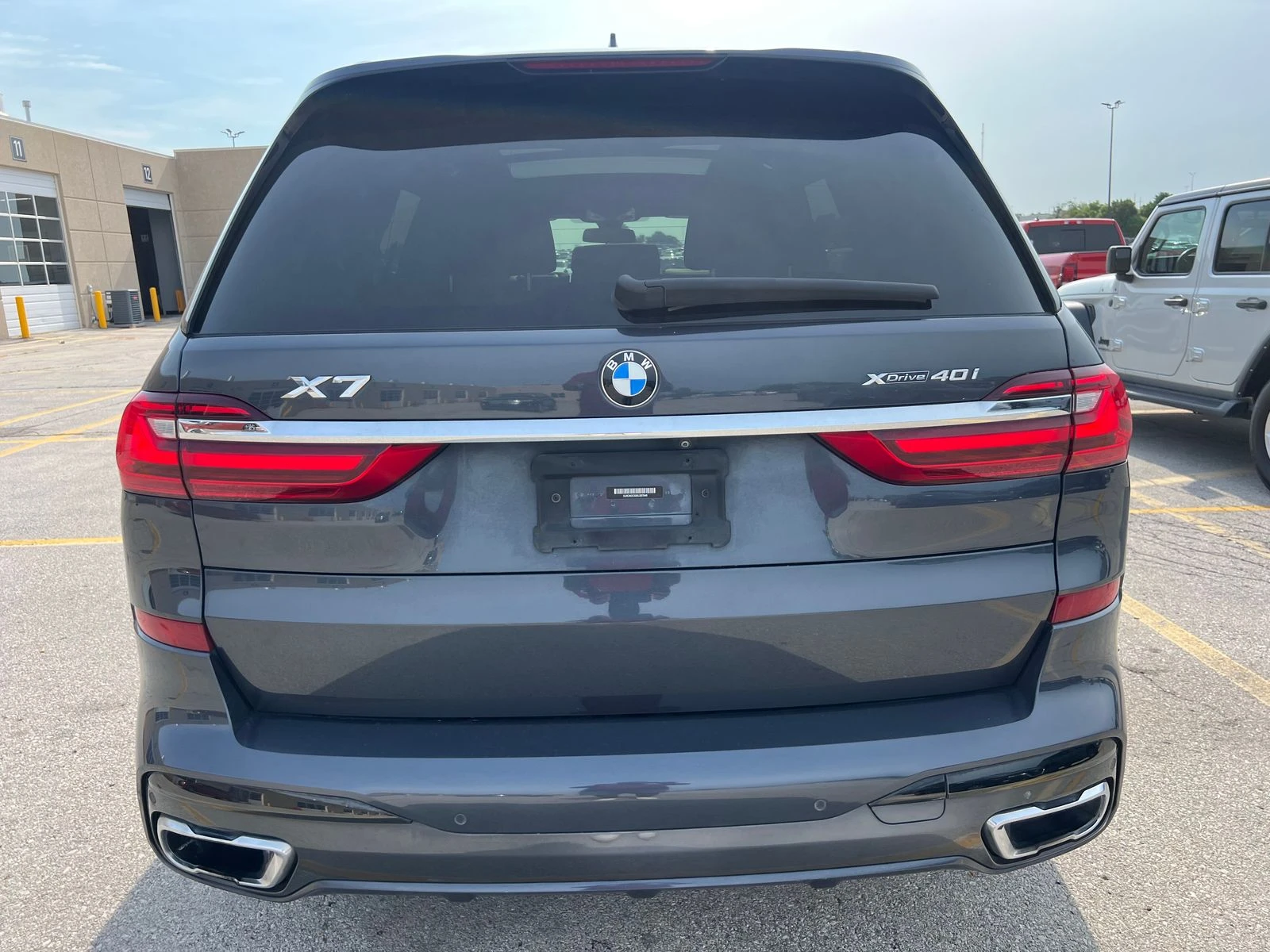 BMW X7 M-PK* 7 PASS* 5-ZONE CLIM* M-BRAKES* PANO, снимка 5 - Автомобили и джипове - 55610771