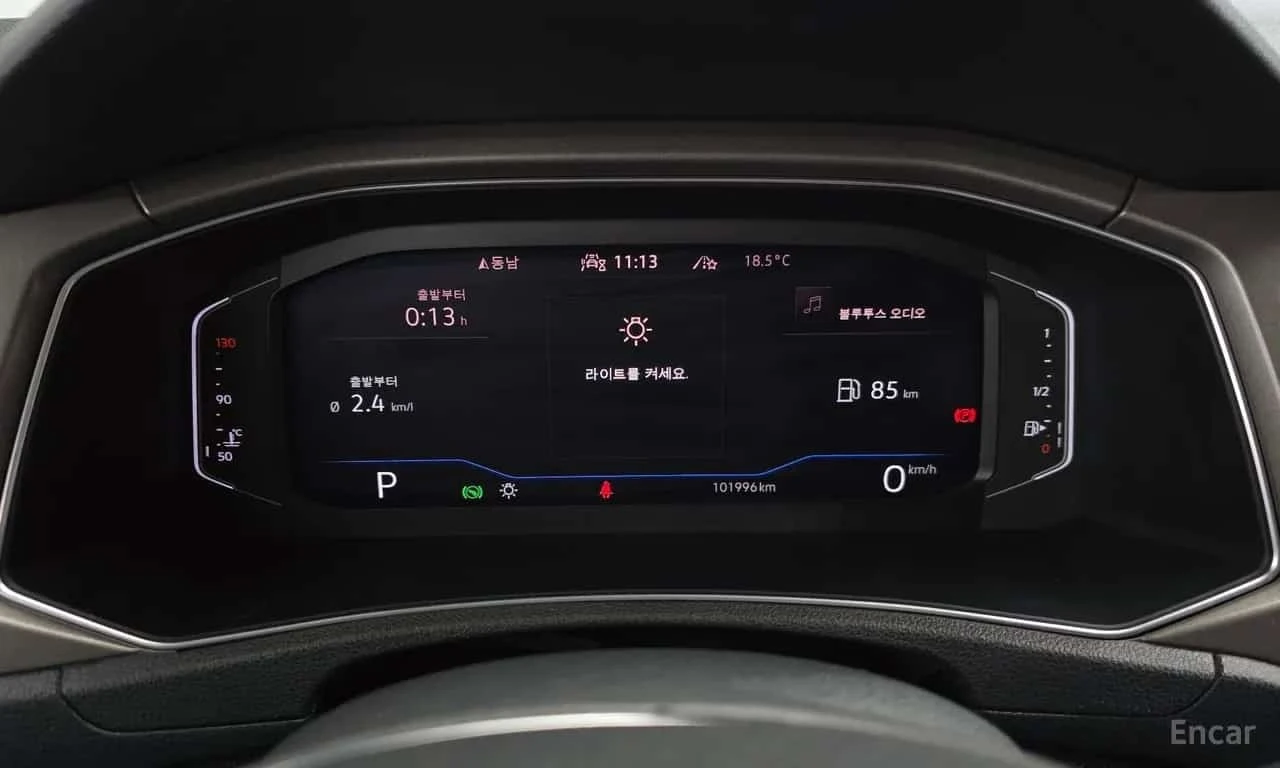 VW T-Roc * 2.0 TDI Style * , снимка 8 - Автомобили и джипове - 56598371