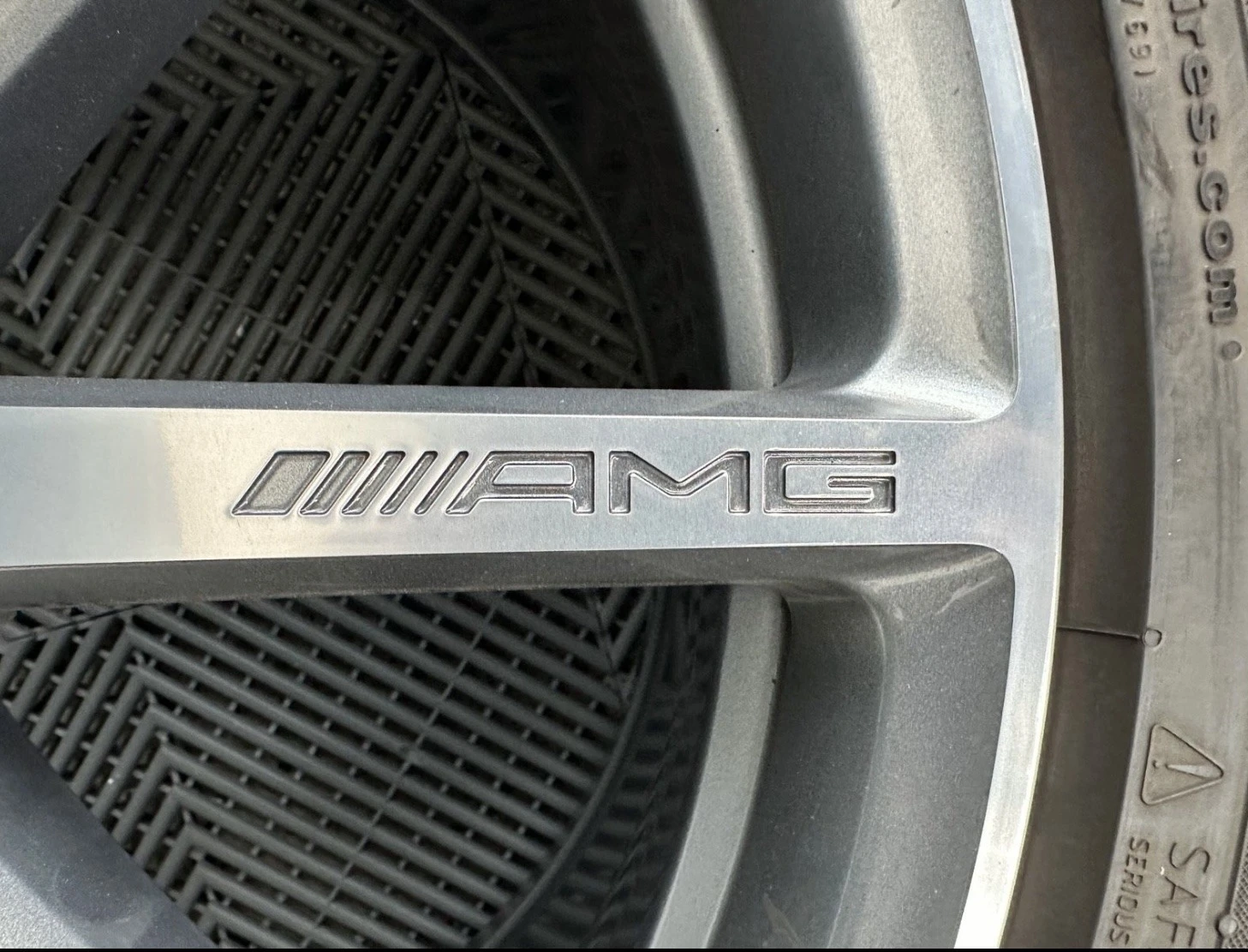    255/40R20  Mercedes-Benz S 63 AMG | Mobile.bg   6