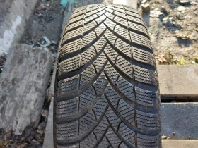 Гуми Зимни 205/60R16, снимка 1 - Гуми и джанти - 39388957