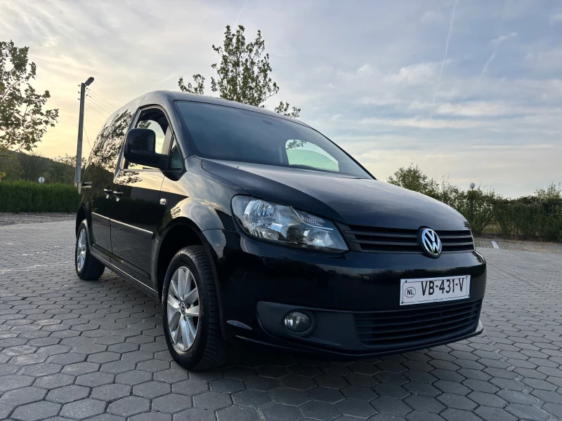 VW Caddy 1.6TDI, снимка 3 - Автомобили и джипове - 47298680