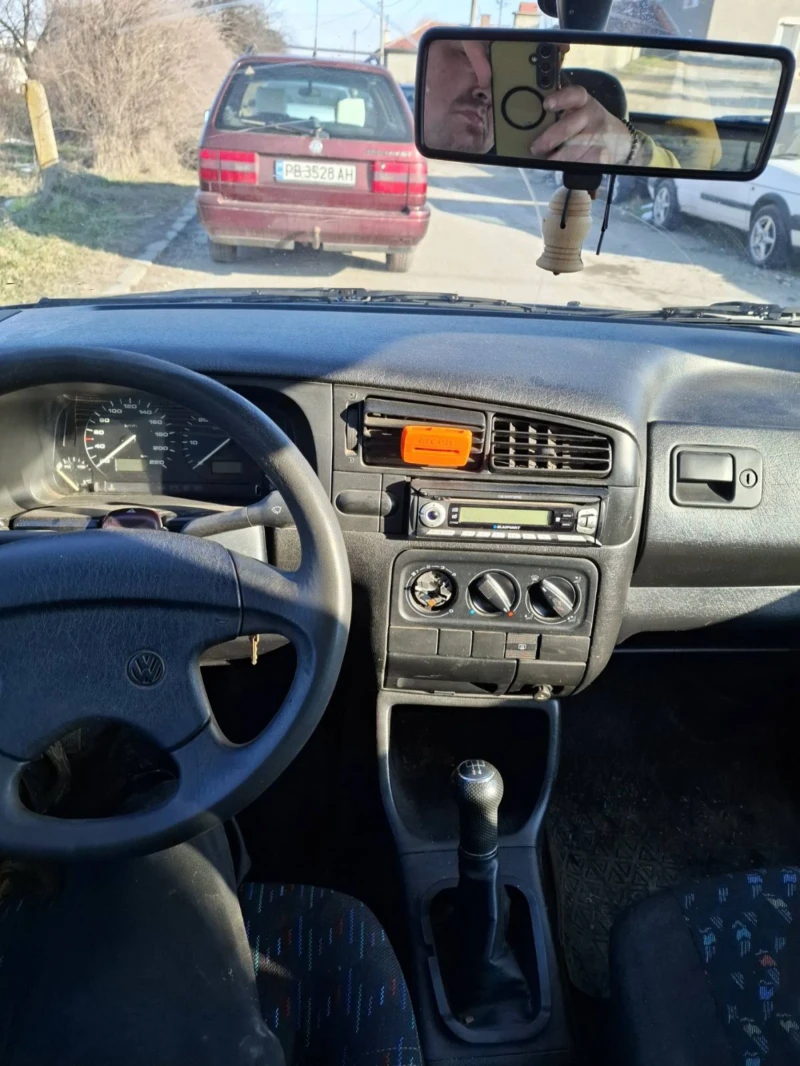 VW Golf 1.9 D, снимка 3 - Автомобили и джипове - 49248511