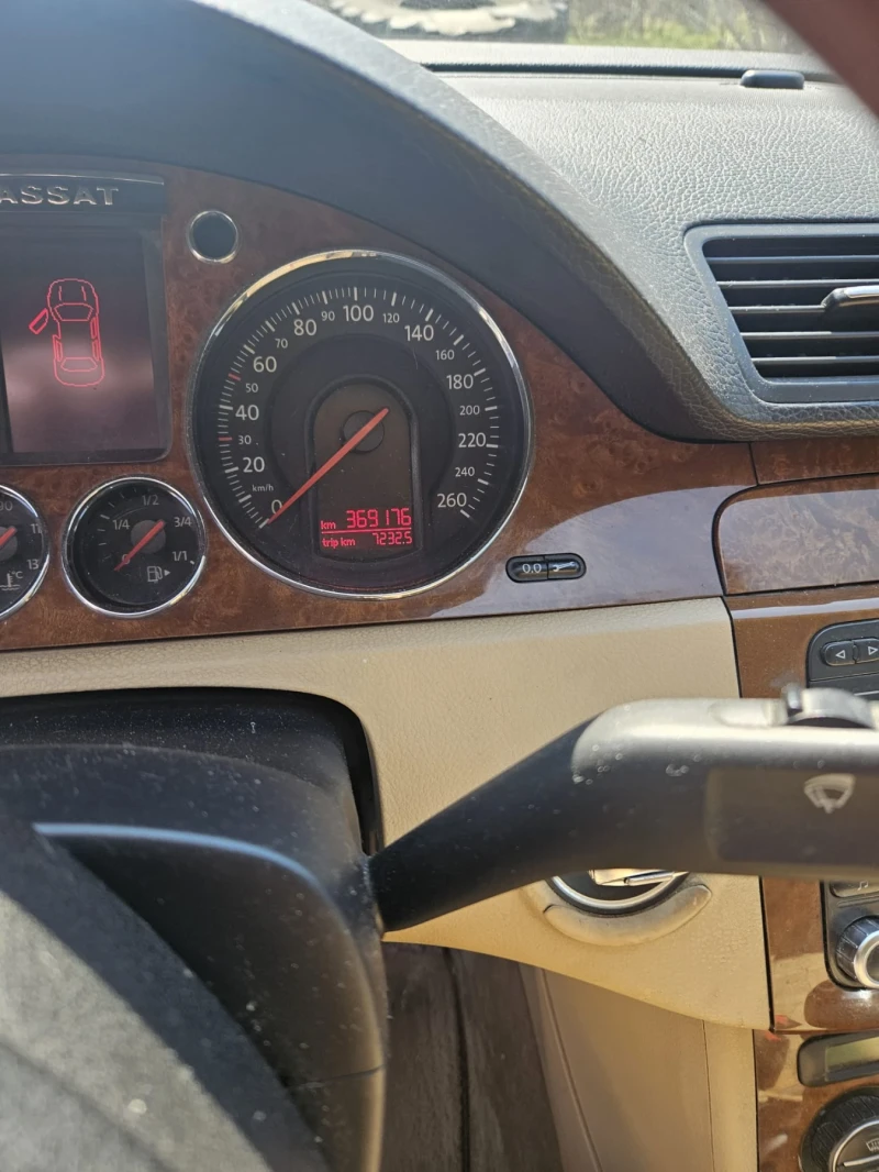 VW Passat, снимка 7 - Автомобили и джипове - 49584594