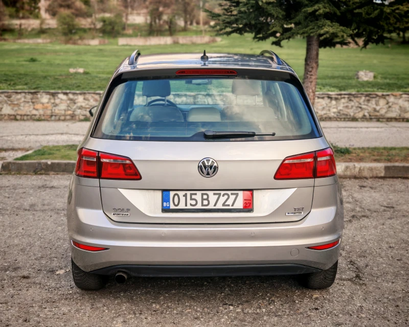 VW Golf Sportsvan НАВИ-КОЖА-ДИСТРОНИК, снимка 6 - Автомобили и джипове - 49691946