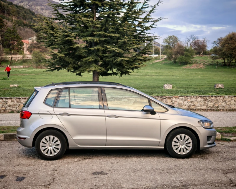 VW Golf Sportsvan НАВИ-КОЖА-ДИСТРОНИК, снимка 8 - Автомобили и джипове - 49691946