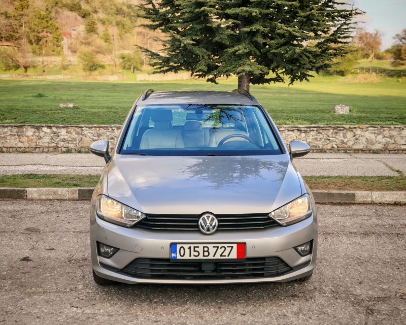 VW Golf Sportsvan НАВИ-КОЖА-ДИСТРОНИК, снимка 2 - Автомобили и джипове - 49691946