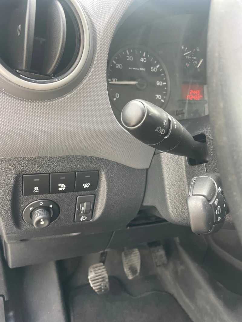 Citroen Berlingo 1.6blueHDI-99к.с., снимка 11 - Автомобили и джипове - 51899695