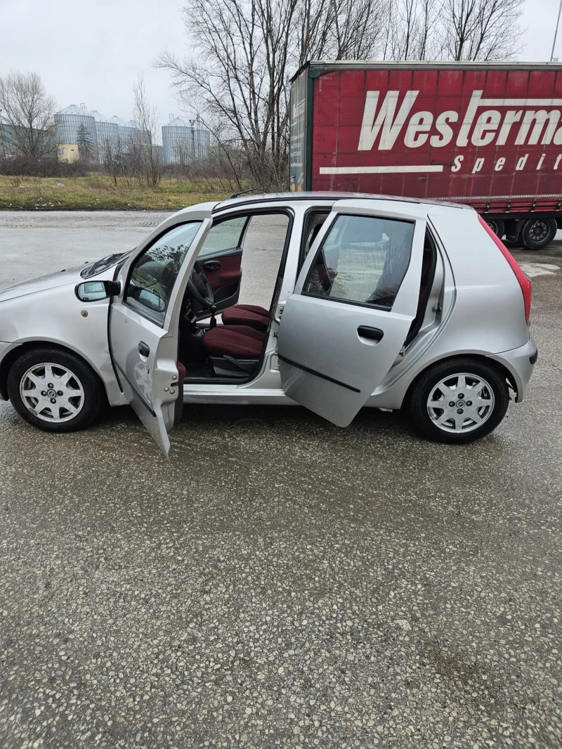 Fiat Punto 1.2, снимка 9 - Автомобили и джипове - 53210637