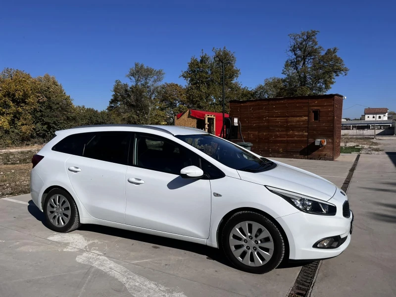 Kia Ceed 1.4, снимка 4 - Автомобили и джипове - 53416221