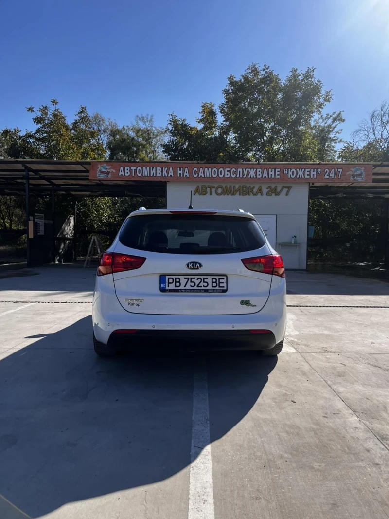 Kia Ceed 1.4, снимка 3 - Автомобили и джипове - 53416221