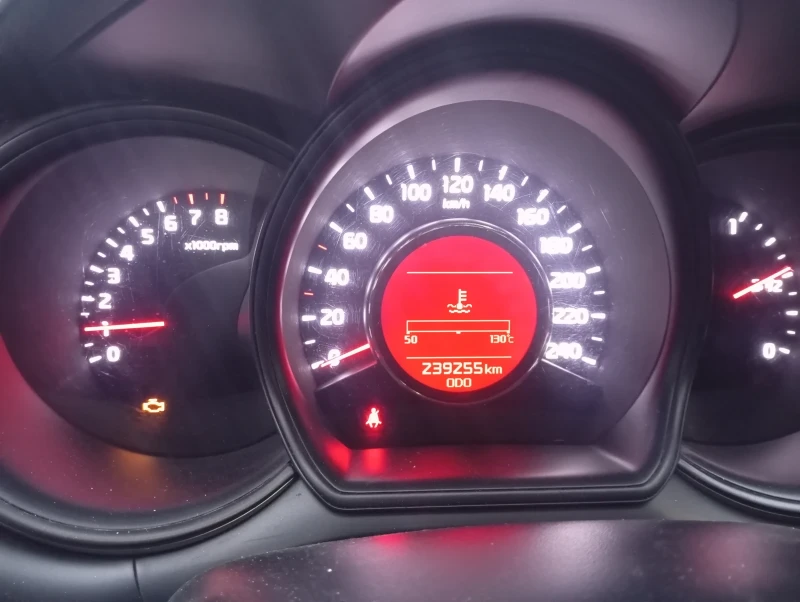 Kia Ceed 1.4, снимка 13 - Автомобили и джипове - 53416221