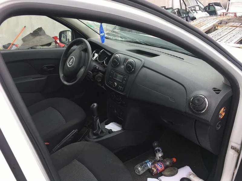 Dacia Logan 1.5DCI, снимка 12 - Автомобили и джипове - 25167375