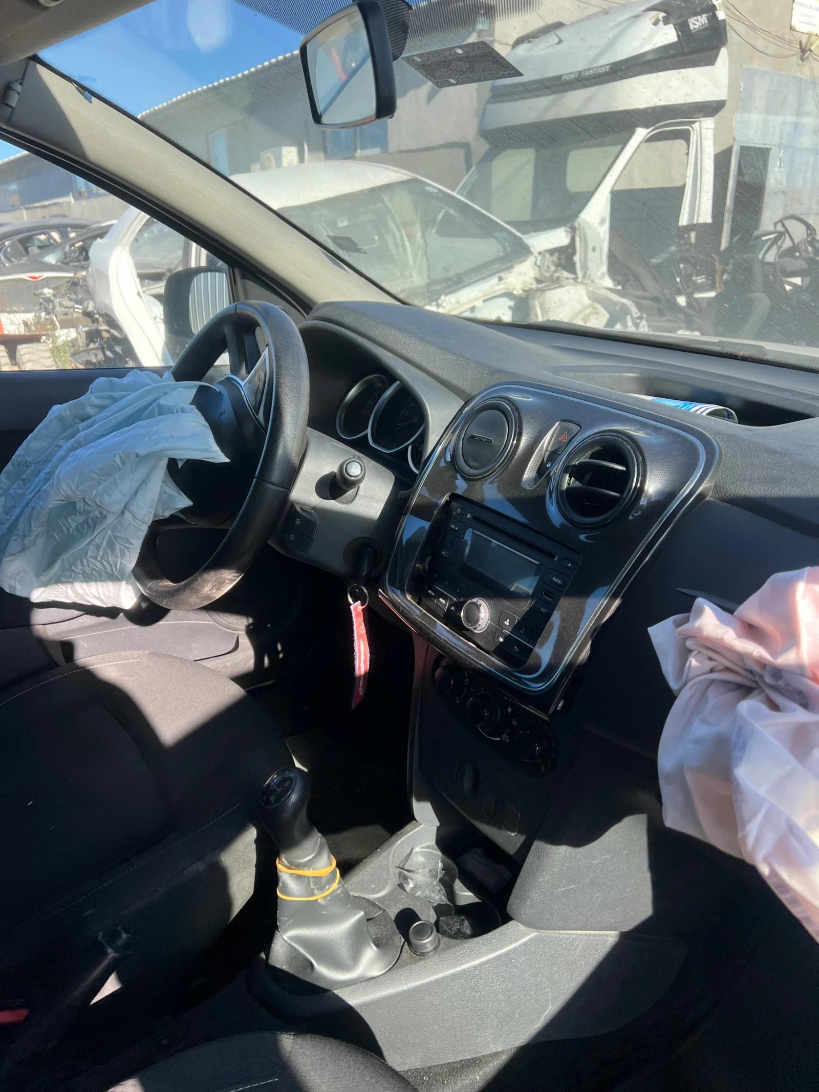 Dacia Logan 1.5DCI, снимка 16 - Автомобили и джипове - 25167375