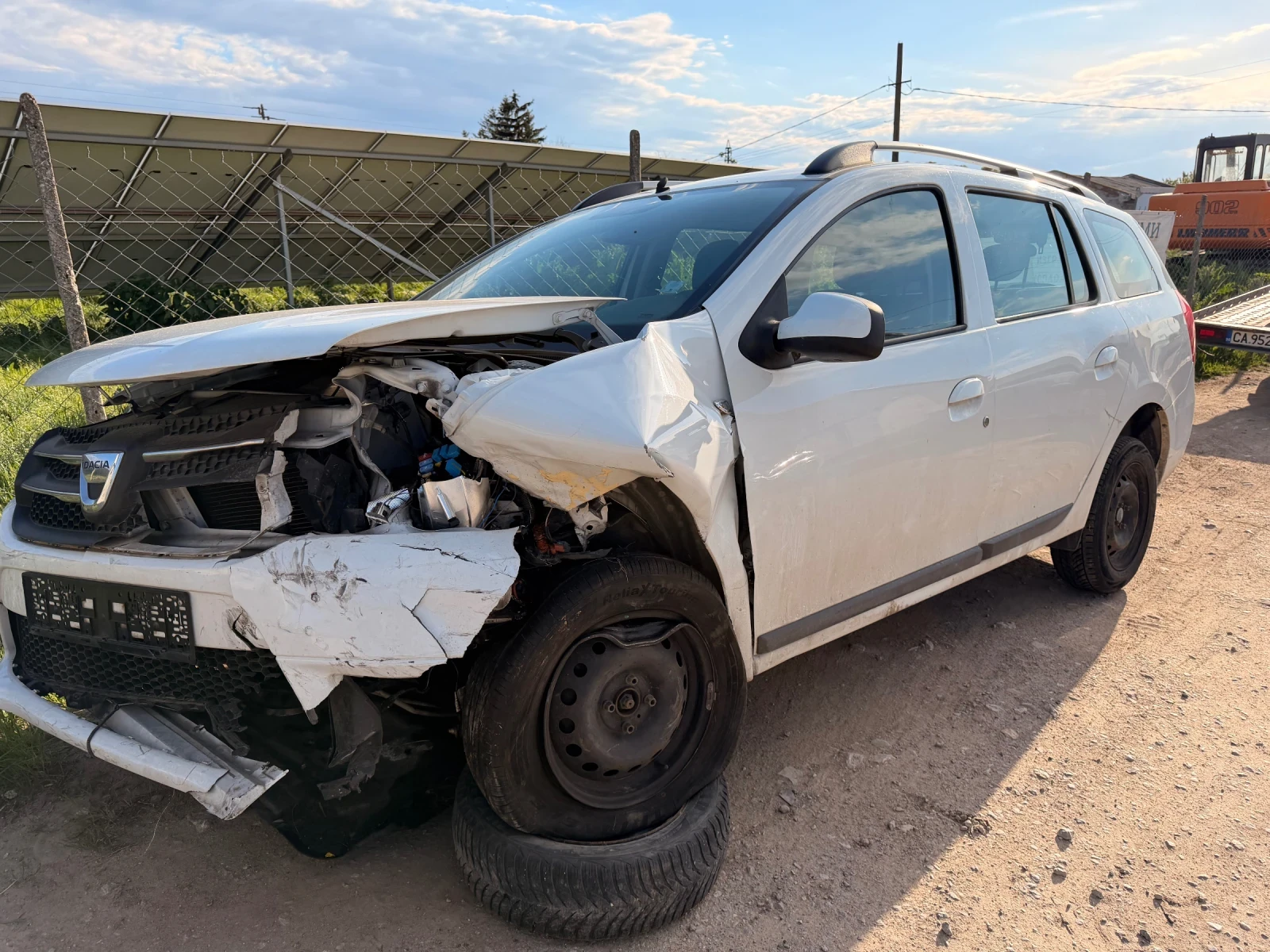 Dacia Logan 1.5DCI, снимка 4 - Автомобили и джипове - 25167375