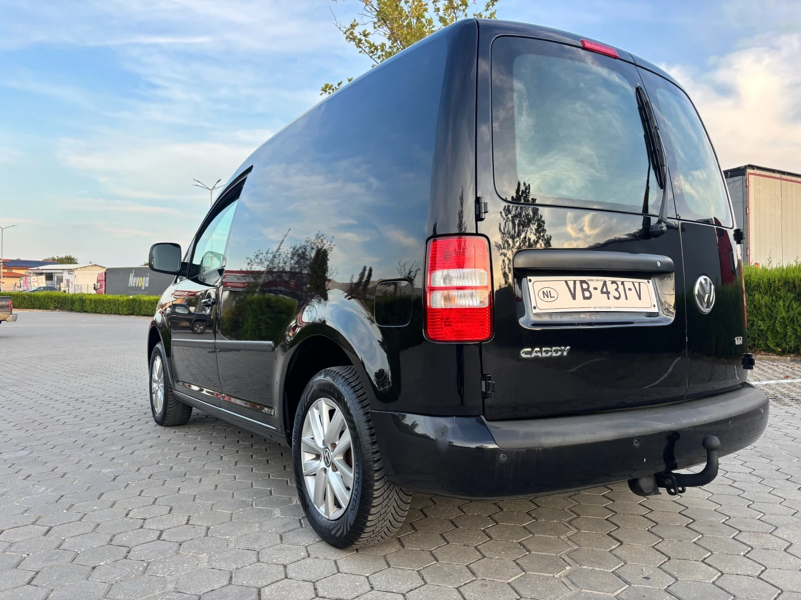 VW Caddy 1.6TDI - изображение 6