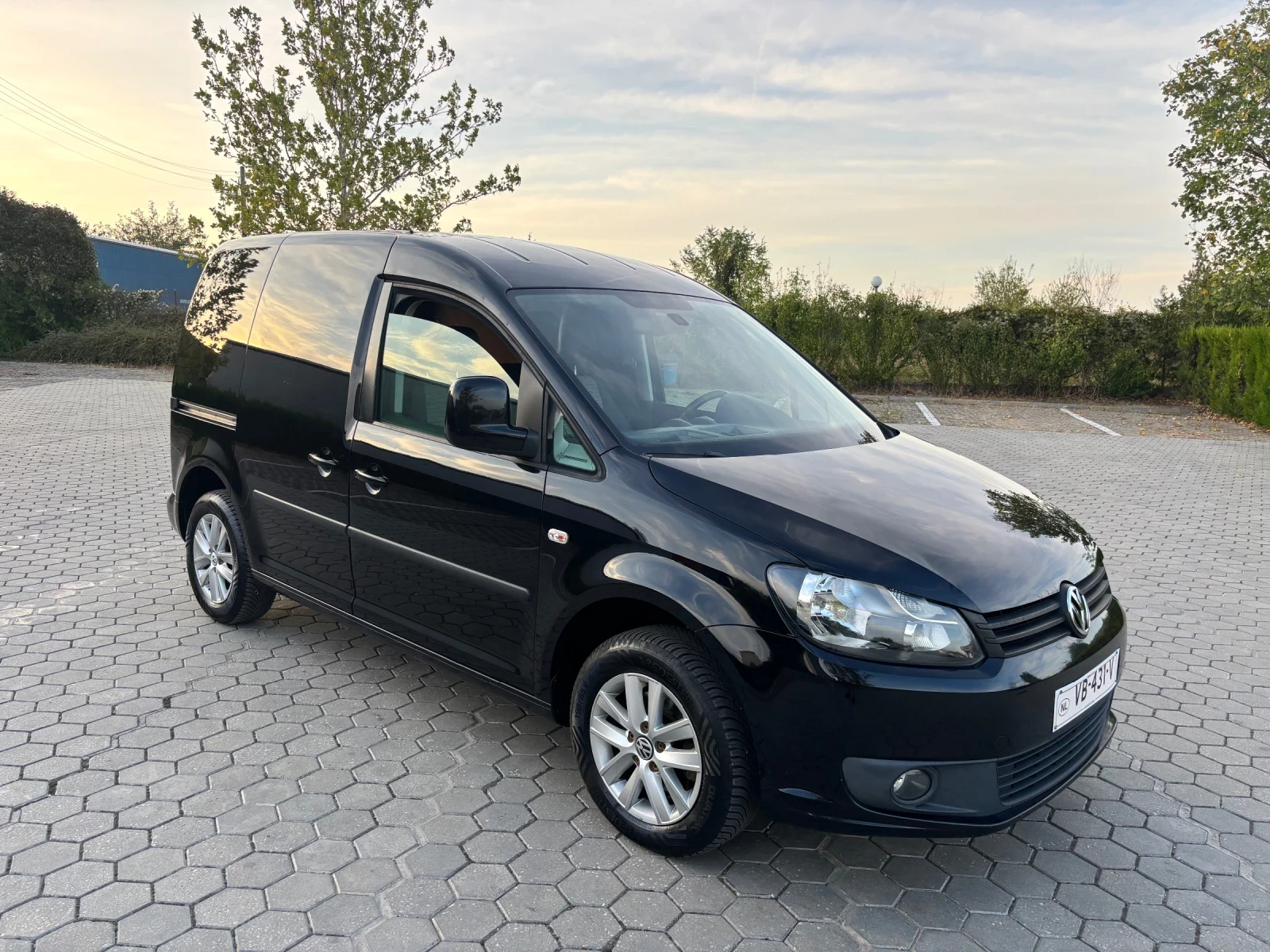 VW Caddy 1.6TDI - изображение 4