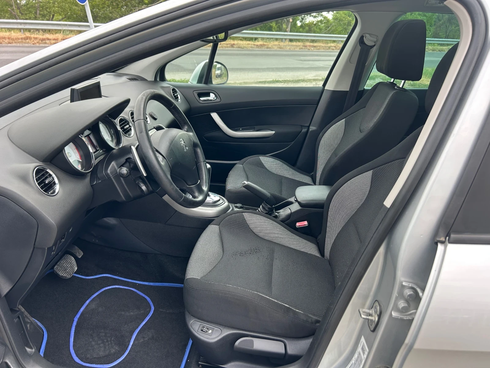 Peugeot 308 1.6-112 КС PANORAMA, NAVI, AUTOMATIC / FULL EXTRI - изображение 9