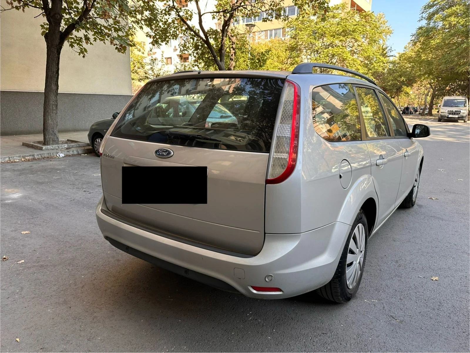 Ford Focus 1.6i Парктроник/Комби/Клима/Топ състояние! - изображение 6