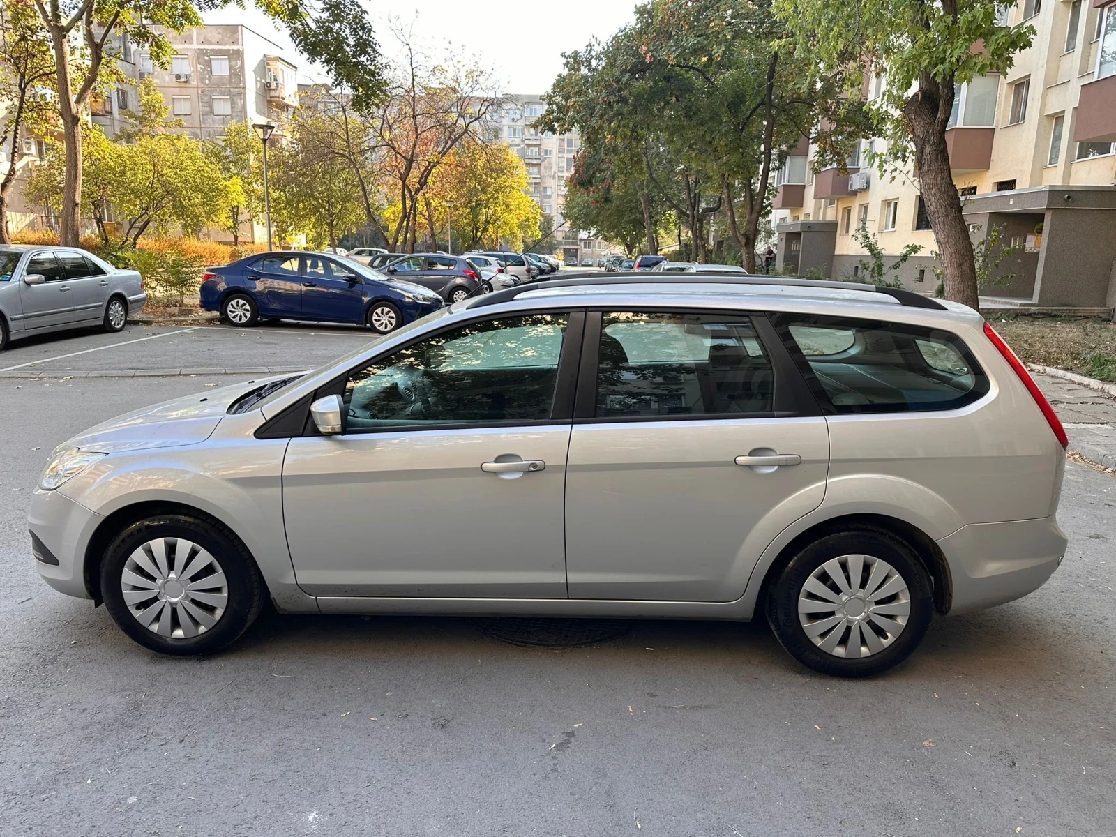 Ford Focus 1.6i Парктроник/Комби/Клима/Топ състояние! - изображение 4