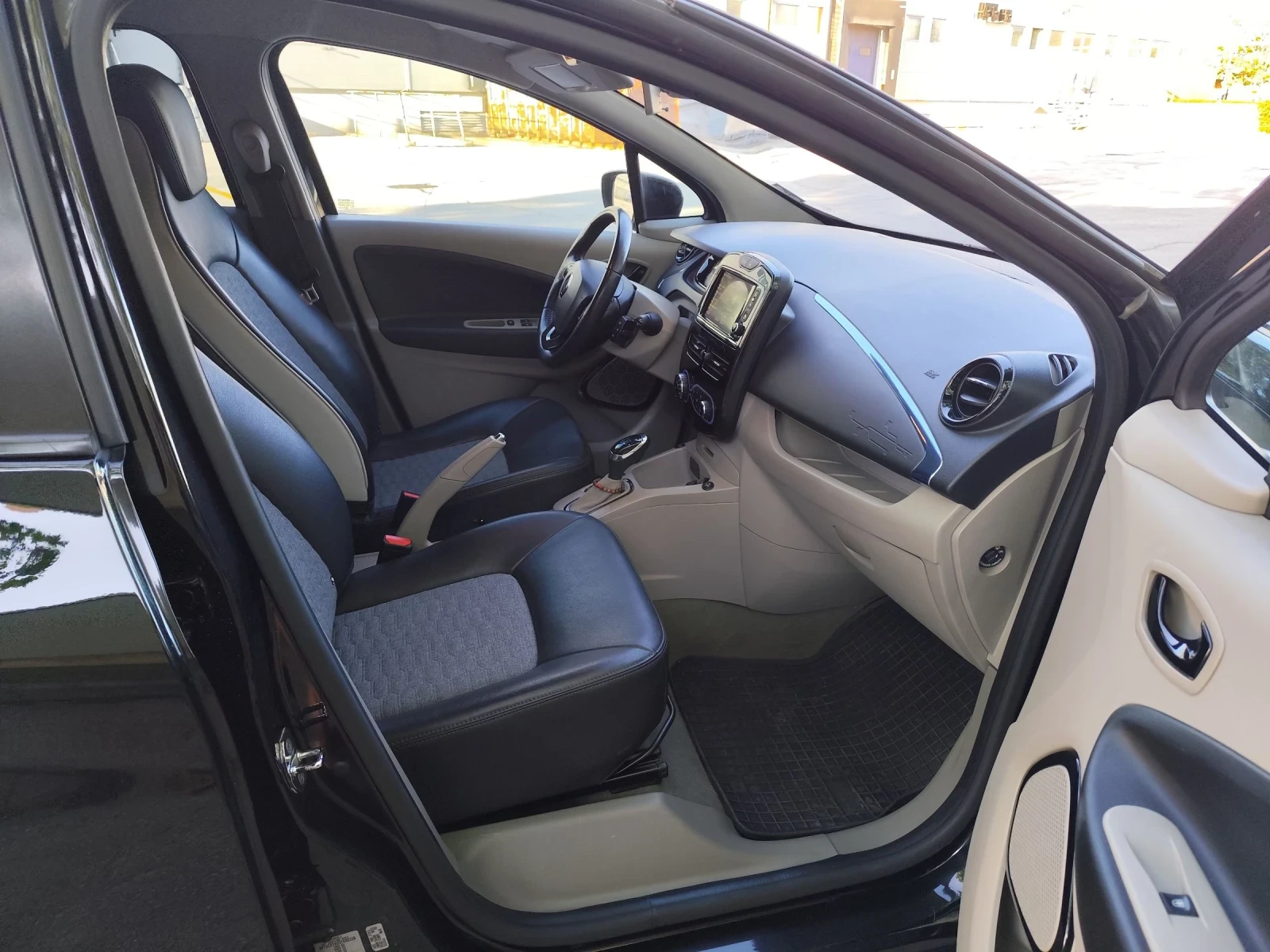 Renault Zoe Q210 92%SOH INTENSE - изображение 10