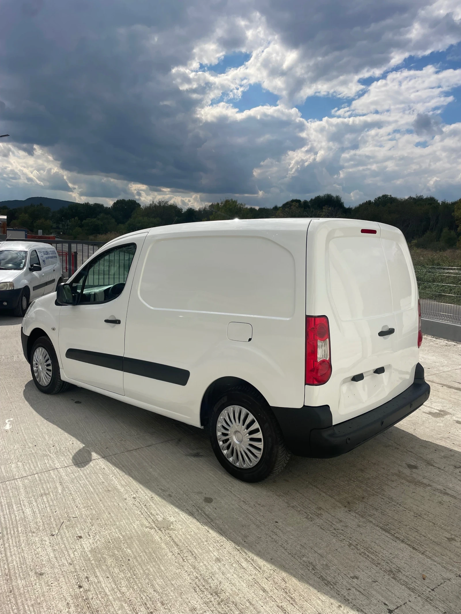 Citroen Berlingo 1.6blueHDI-99к.с. - изображение 3