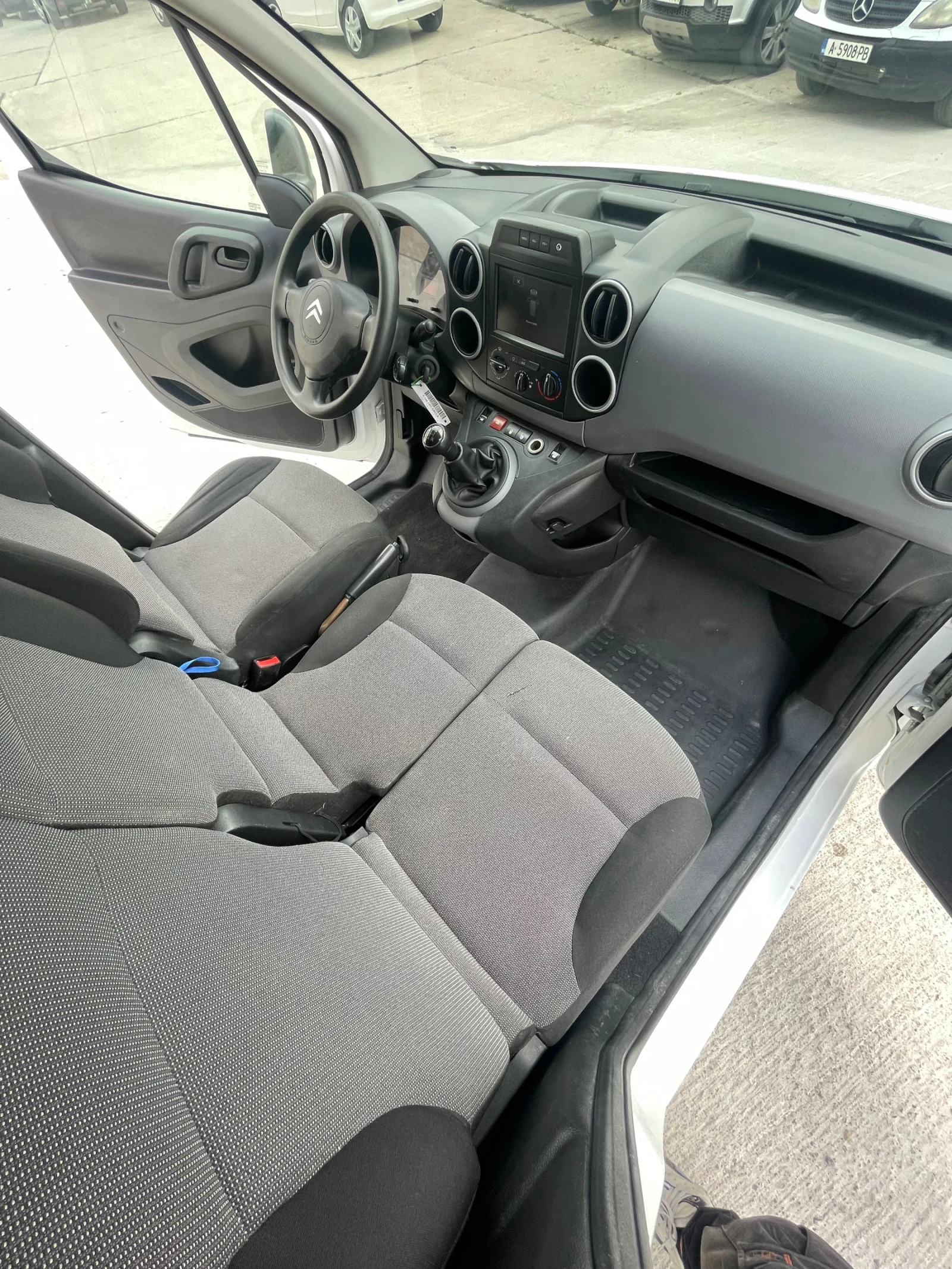 Citroen Berlingo 1.6blueHDI-99к.с. - изображение 9