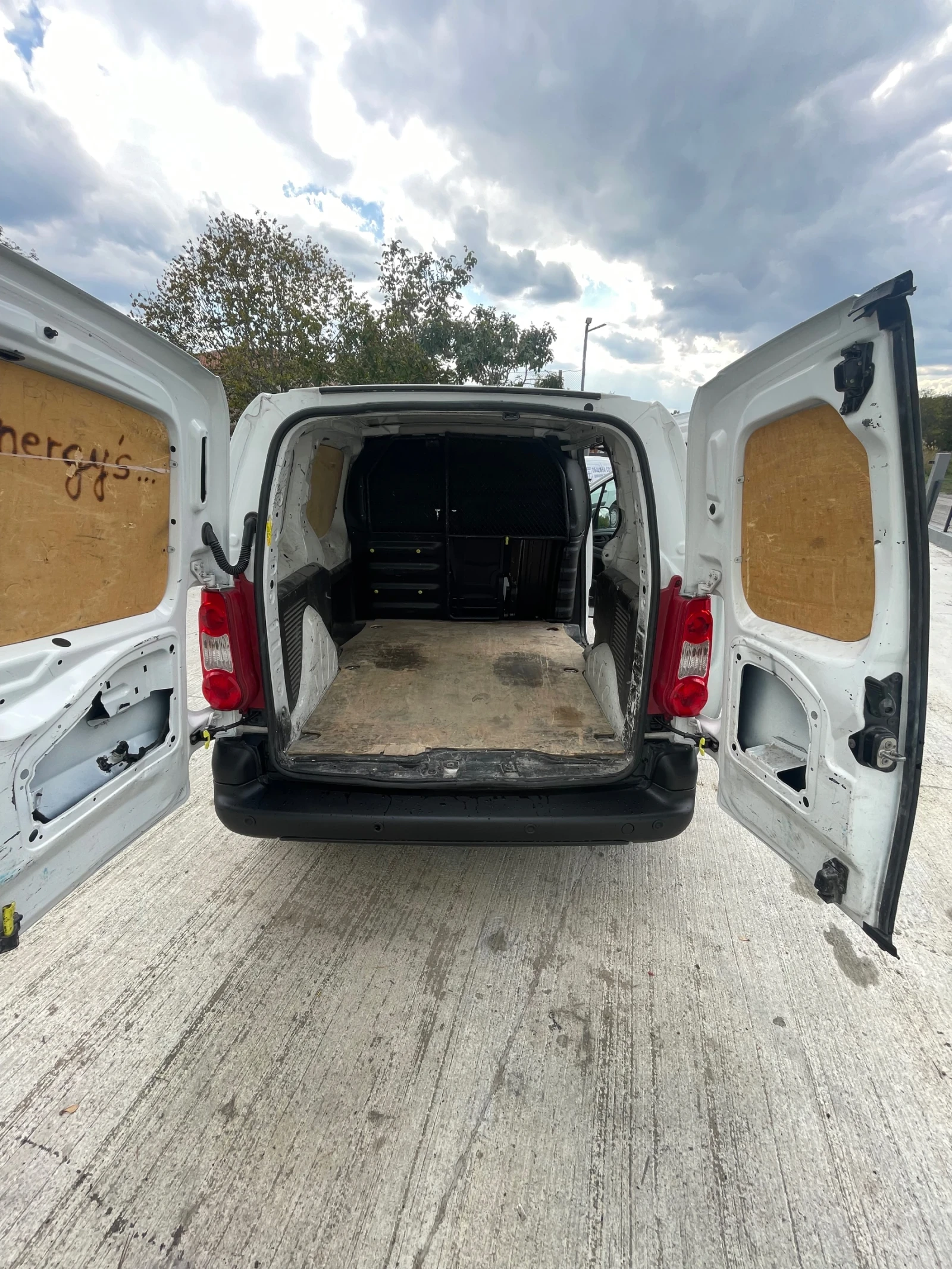 Citroen Berlingo 1.6blueHDI-99к.с. - изображение 7