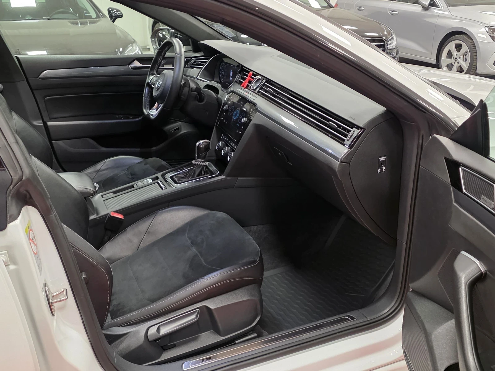 VW Arteon  - изображение 10