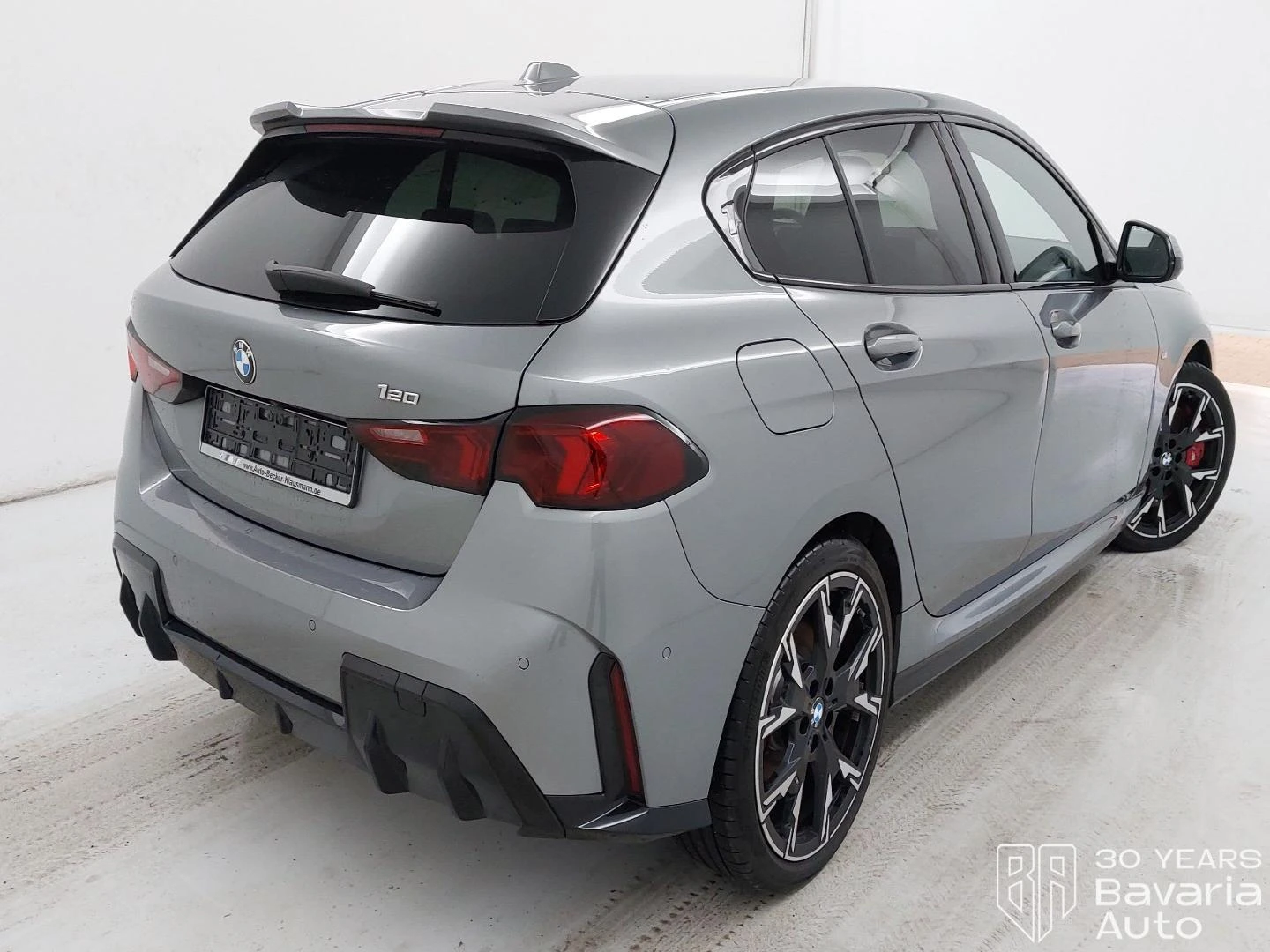 BMW 120 i M Sport Paket, снимка 3 - Автомобили и джипове - 53965795