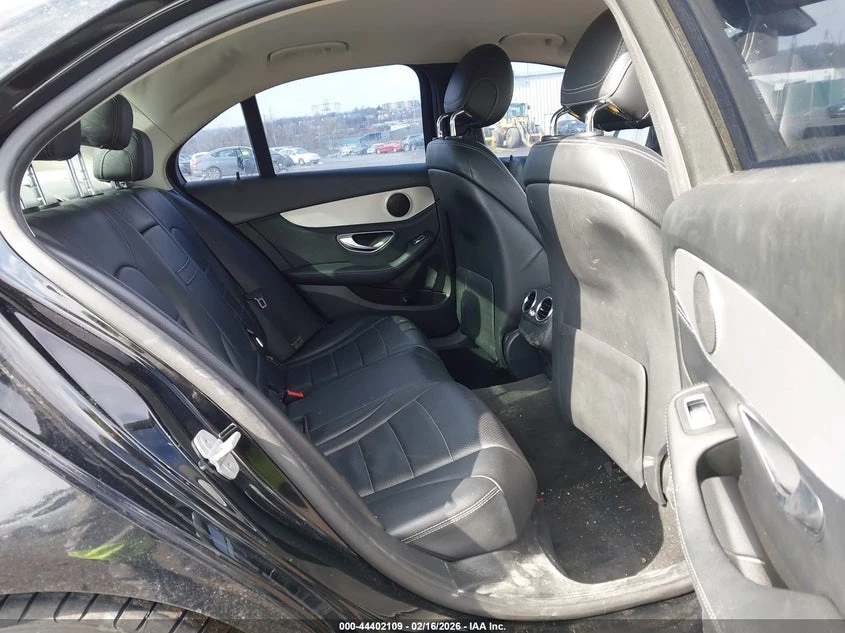 Mercedes-Benz C 300 2.0L I-4 DI, DOHC, VVT, TURBO, 241HP Rear Wheel | Mobile.bg � ����������� 8