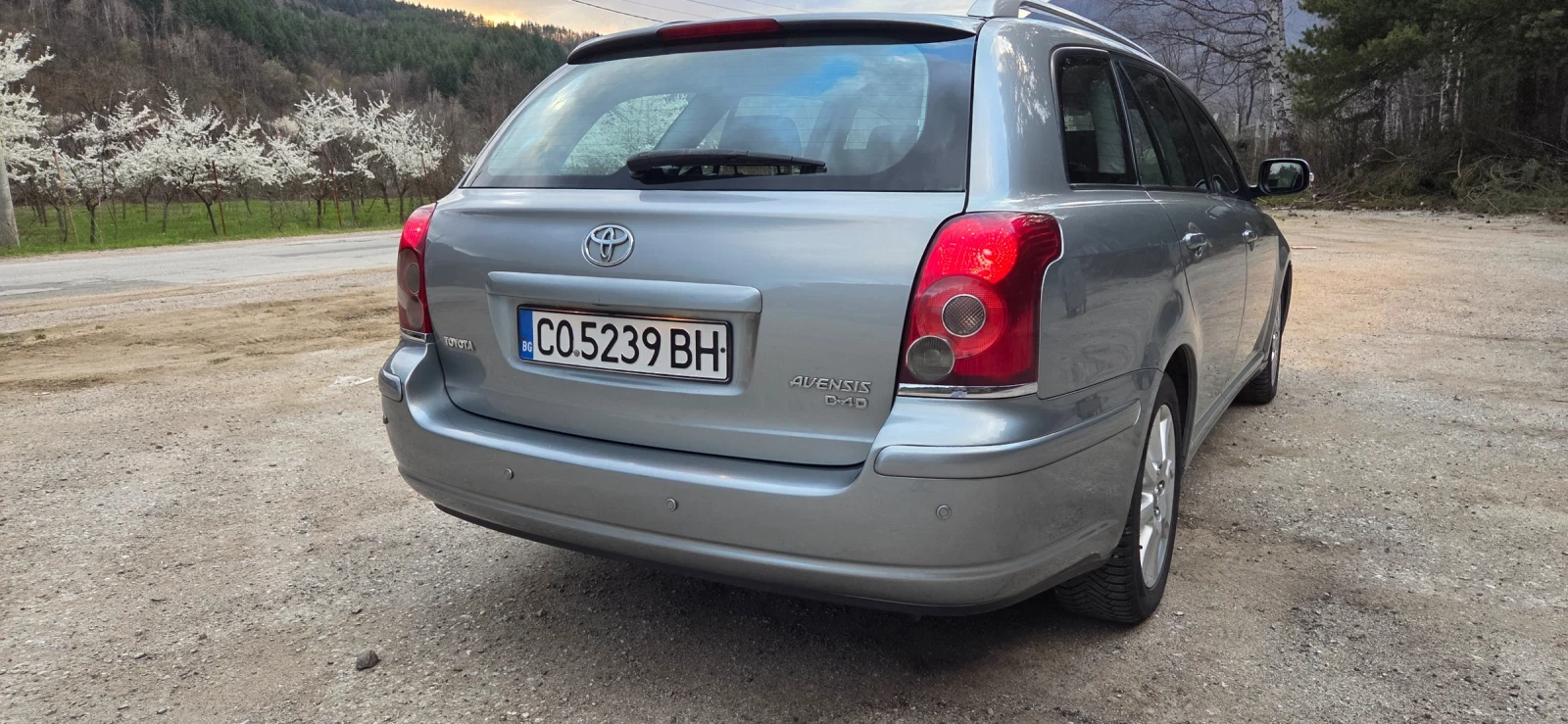 Toyota Avensis 2.2 D4D 150 к.с. facelift, снимка 4 - Автомобили и джипове - 54152020