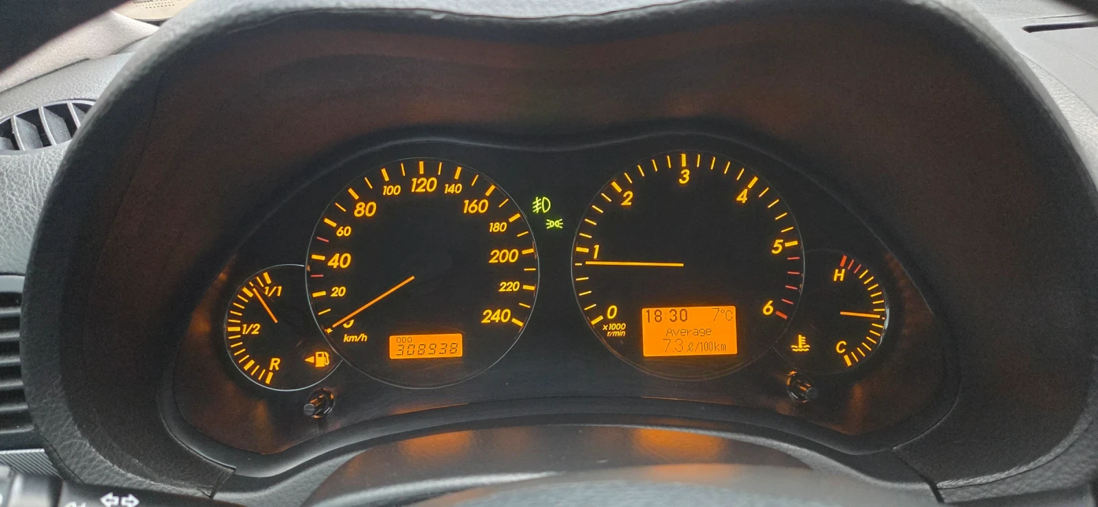 Toyota Avensis 2.2 D4D 150 к.с. facelift, снимка 10 - Автомобили и джипове - 54152020