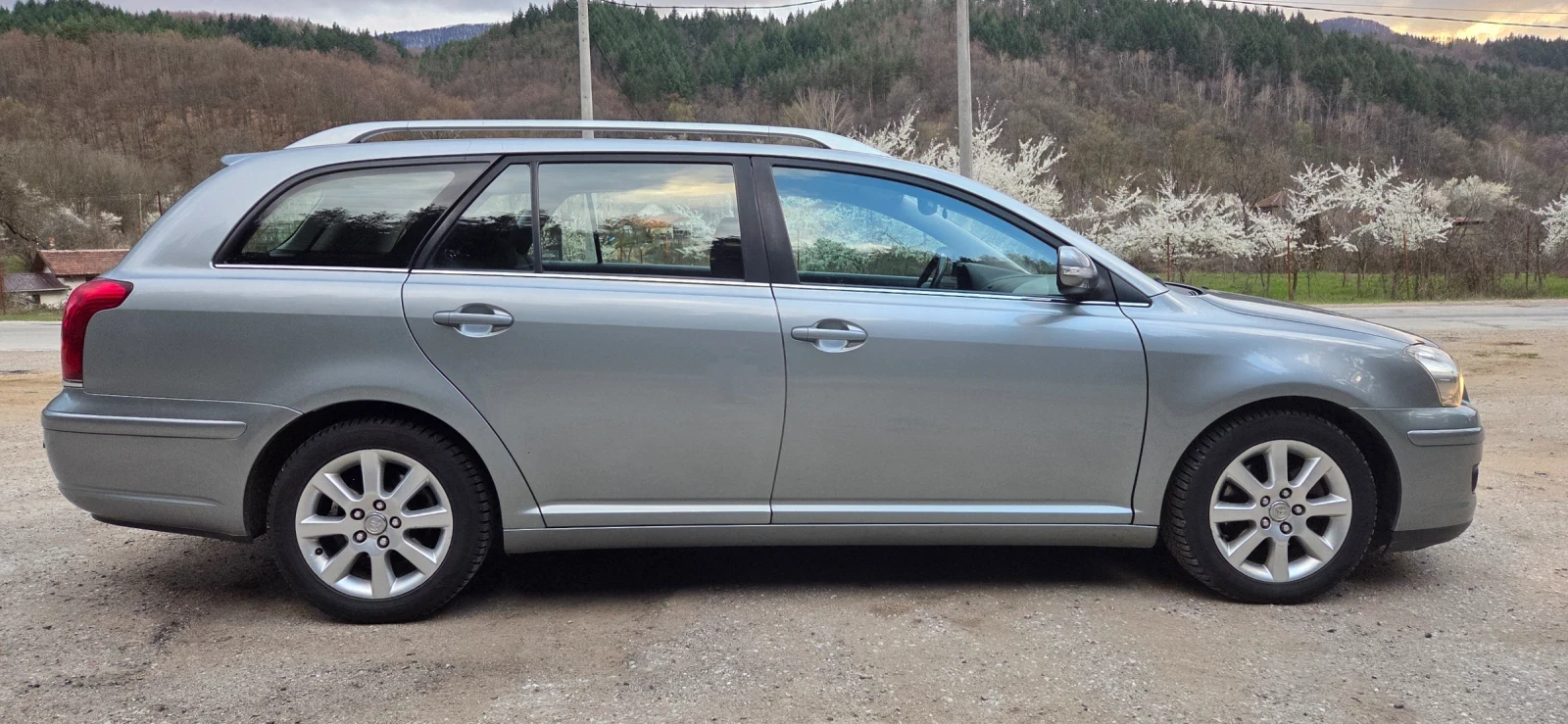 Toyota Avensis 2.2 D4D 150 к.с. facelift, снимка 5 - Автомобили и джипове - 54152020
