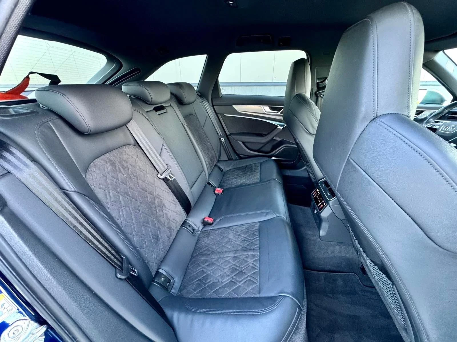Audi Rs6 Готов лизинг, снимка 12 - Автомобили и джипове - 54371903