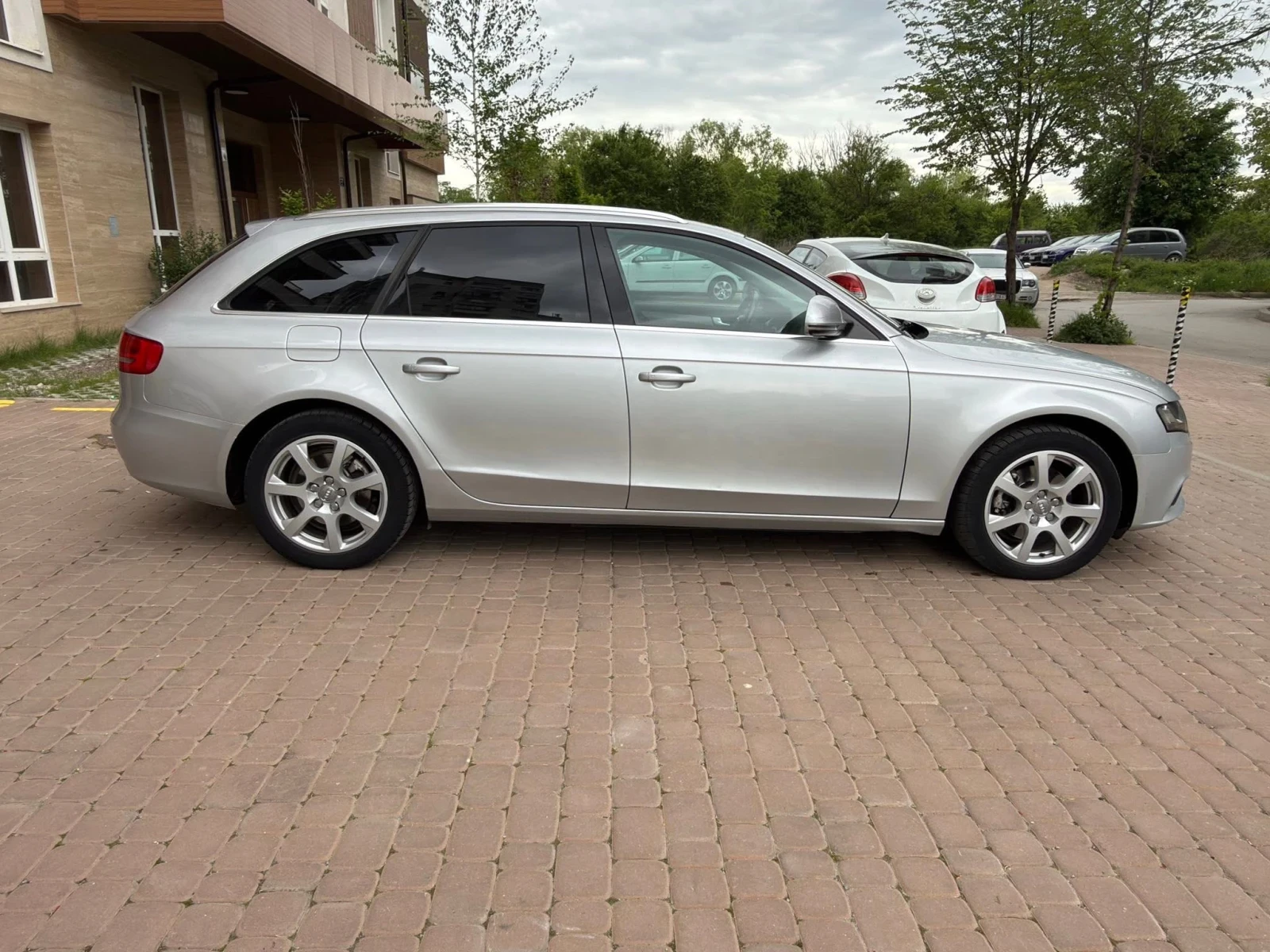 Audi A4 2.0 TDI АВТОМАТИК, снимка 7 - Автомобили и джипове - 54457649