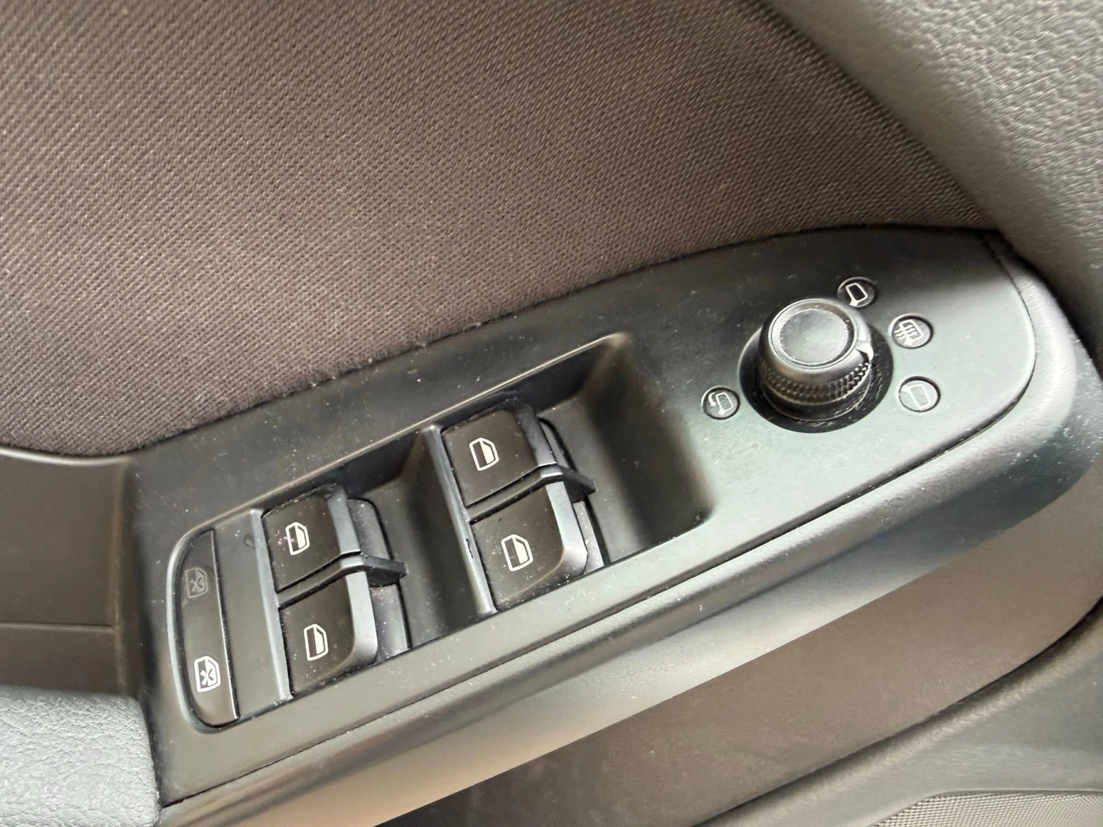 Audi A4 2.0 TDI АВТОМАТИК, снимка 12 - Автомобили и джипове - 54457649