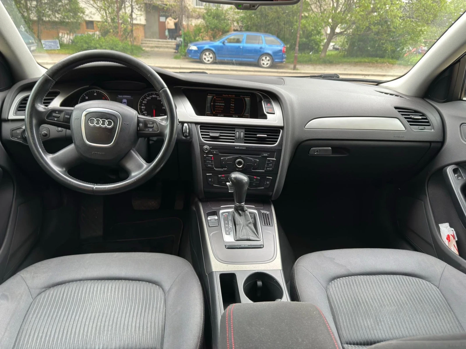 Audi A4 2.0 TDI АВТОМАТИК, снимка 13 - Автомобили и джипове - 54457649