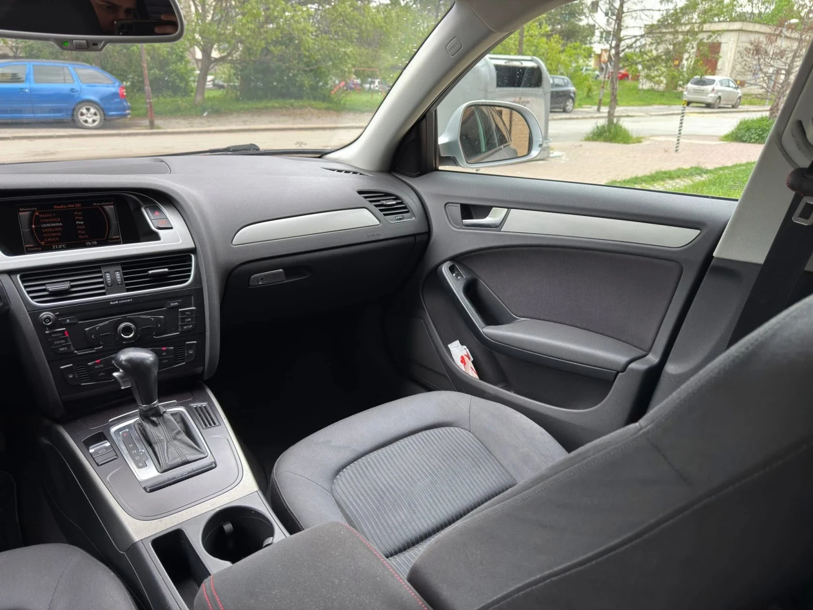 Audi A4 2.0 TDI АВТОМАТИК, снимка 15 - Автомобили и джипове - 54457649