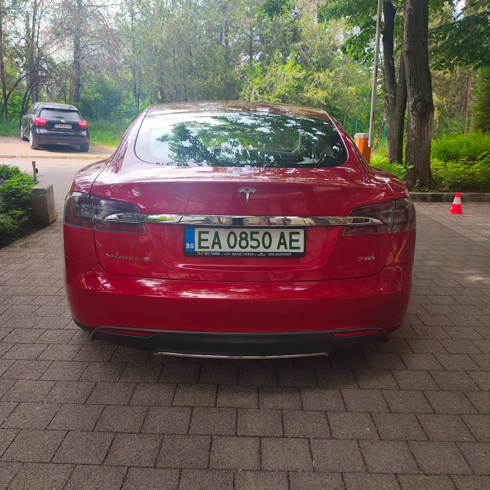 Tesla Model S P85, снимка 4 - Автомобили и джипове - 54608341