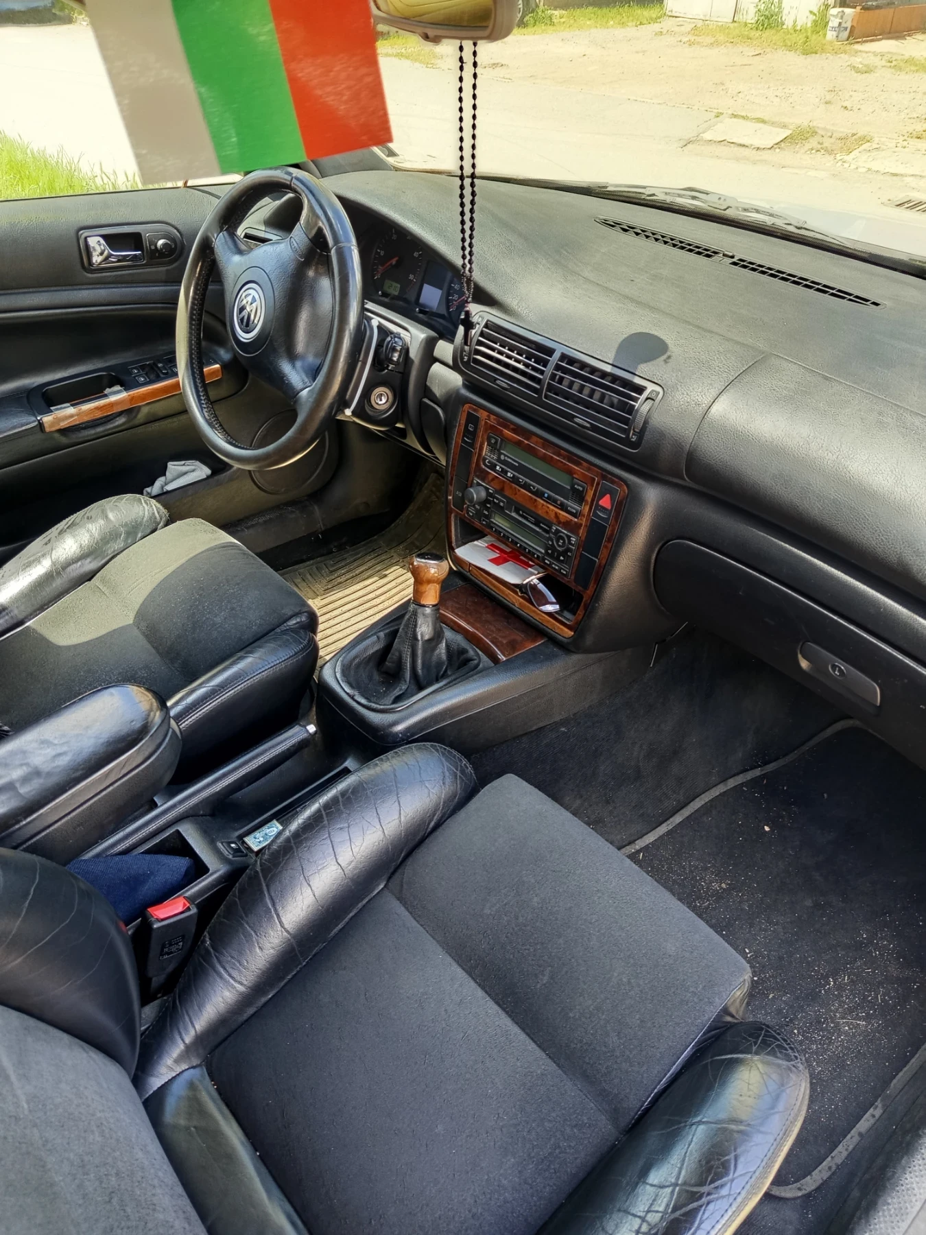 VW Passat 1.9тди, снимка 5 - Автомобили и джипове - 54770450