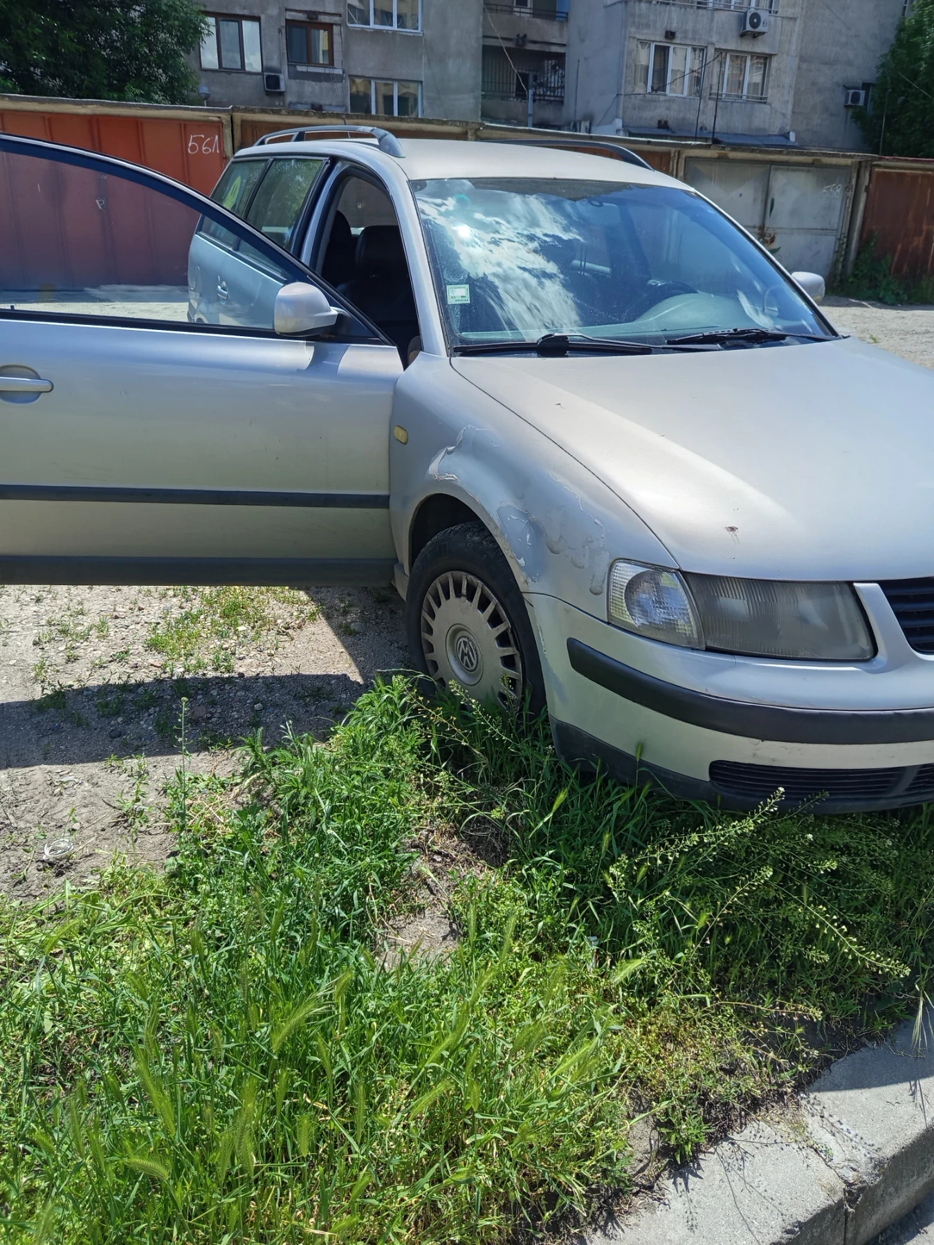 VW Passat 1.9тди, снимка 2 - Автомобили и джипове - 54770450