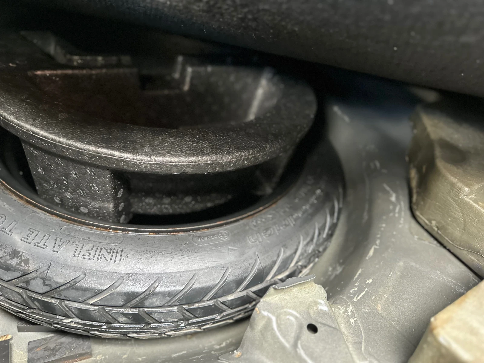 Toyota Avensis 1.6i , снимка 8 - Автомобили и джипове - 55217454